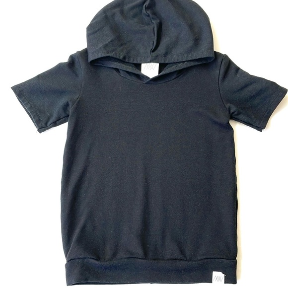 MW Toddler Black Hooded Short Sleeved Top, Size 3/4T - Picture 1 of 7